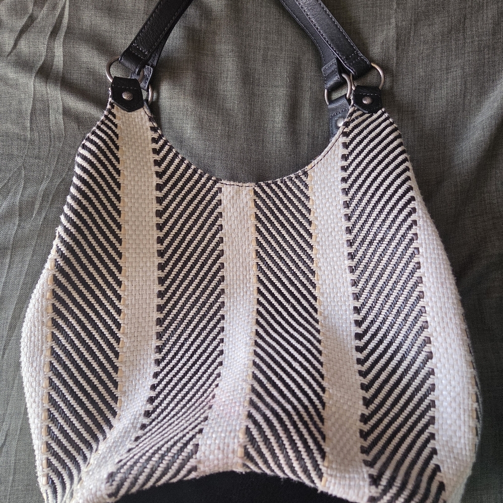 Sak Roots Purse - Picture 4 of 9